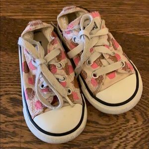 Size 5 girls cupcake converse